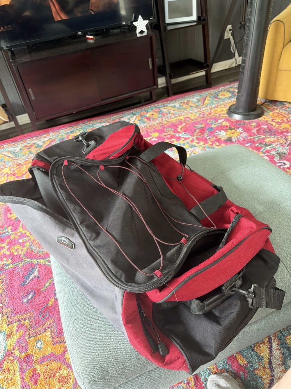 Northwest Trails Duffle Travel Bag Large Black Gray Wheels Carry On 29”